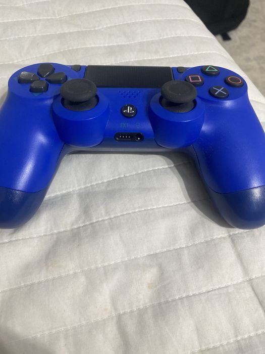 Продам джойстик Sony PlayStation DualShock 4