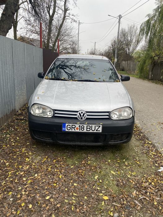 Vand golf 4 1.6 benzina