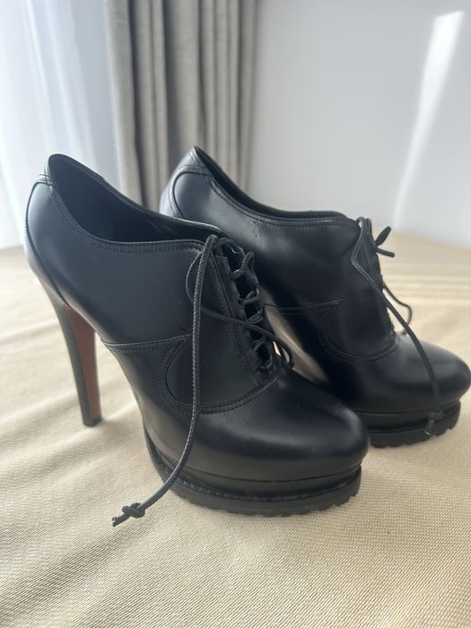 Нлвые Ботильоны Alaia , размер38,5, шикарные натуральная кожа!