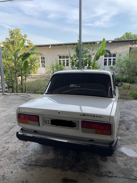 Vaz 2107 sotiladi