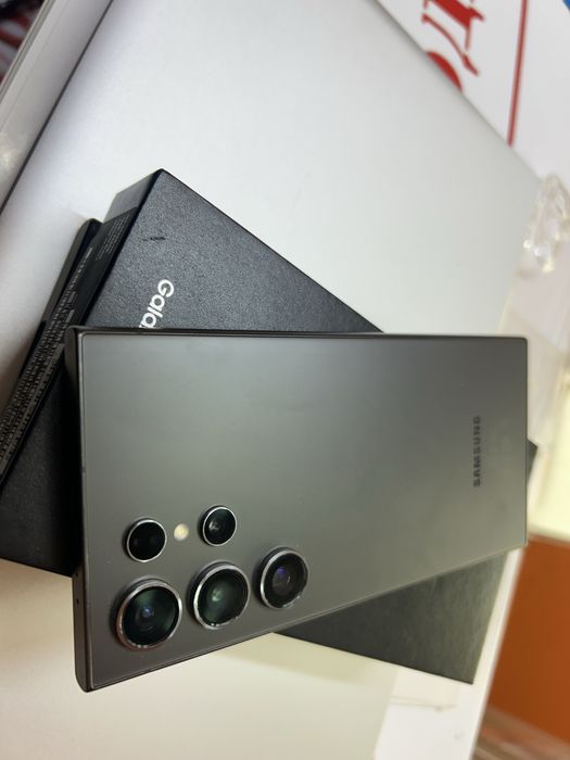 Samsung S24 Ultra Black Titanium като нов !