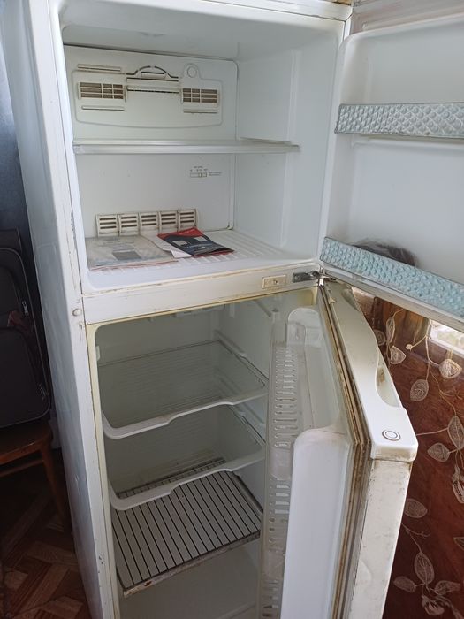 Продам холодильник