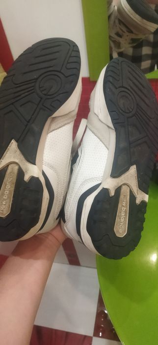 Кроссовки NB оригинал кожаные 40р.