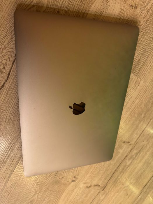 MacBook Pro 15 2019 i9 32GB Radeon 560X 1TB SSD