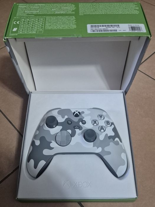 Xbox Series S 512GB nou + controller original Arctic Camo nou!