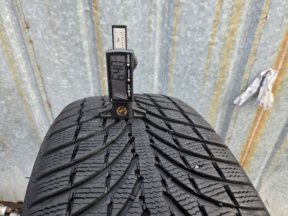 255 50 19 и 235 55 19 Michelin зимни.