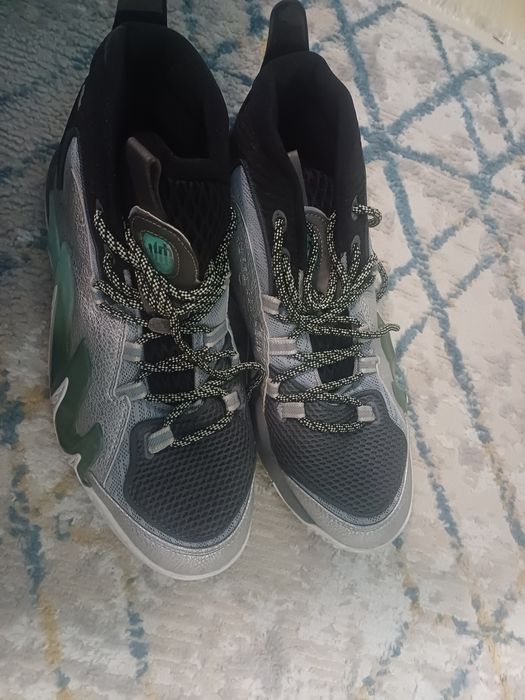 Кроссовки для баскета