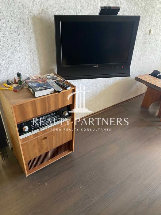 Отдава под наем Етаж от къща - с. Кладница, обл. Перник