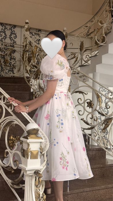 Воздушное белое платье