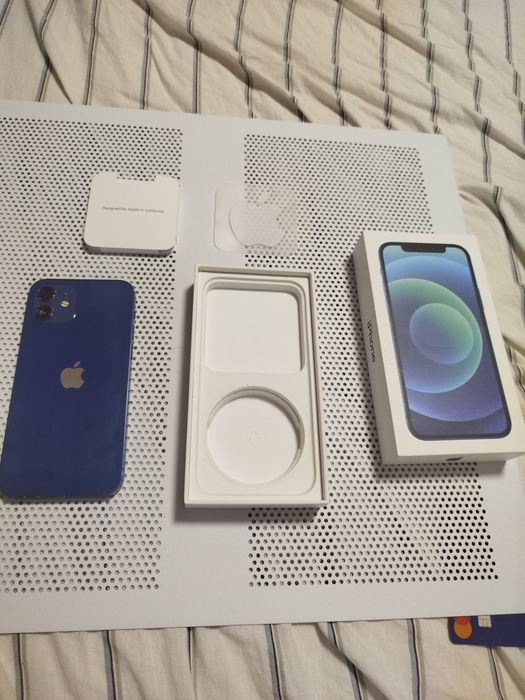 iPhone 12 Blue .