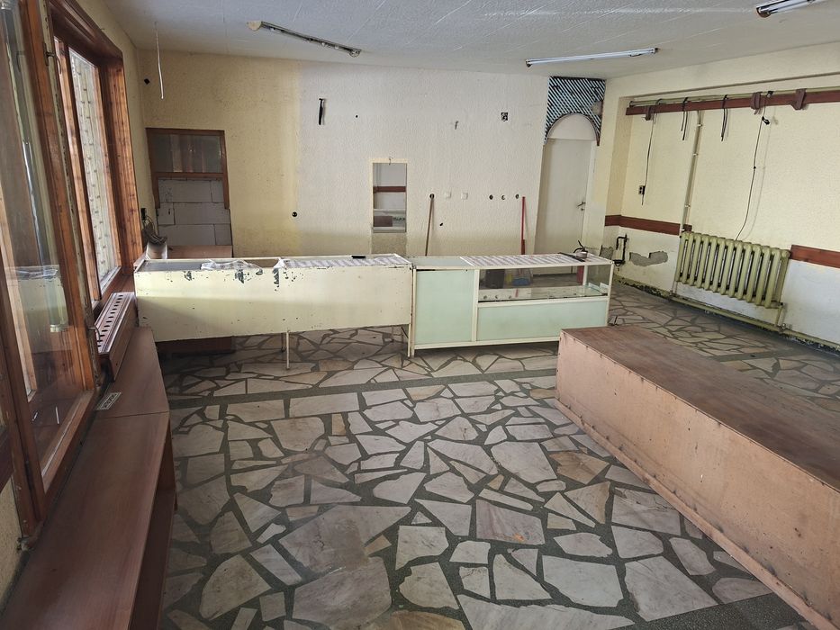 Дава се под наем Магазин в Харманли - 65 кв.м за 199.41 € - Снимка #3