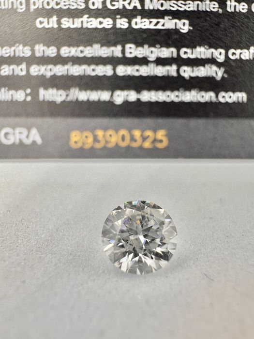 Диамант 0.8 карата , мойсанит за бижу и подарък