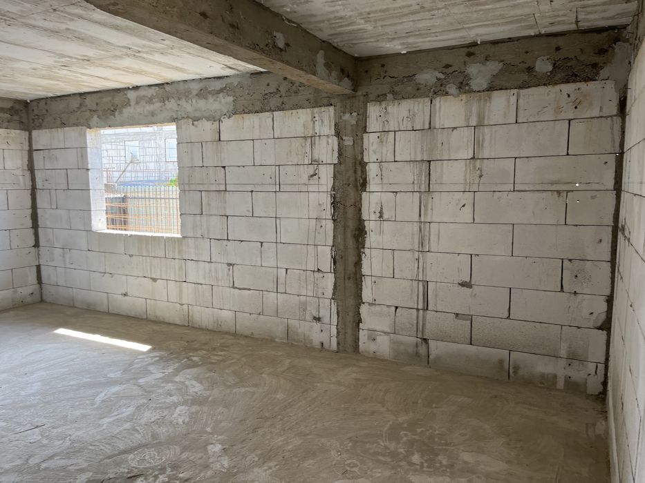 De vanzare 2 garsoniere cu curte individuala