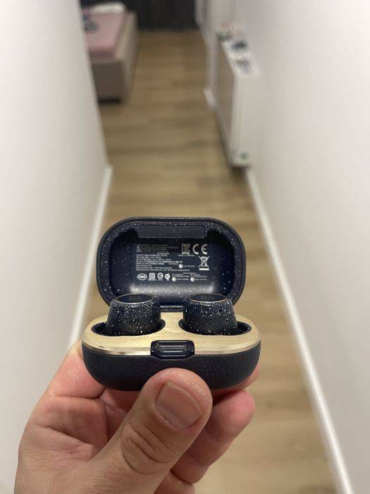 Слушалки BANG AND OLUFSEN Beoplay E8 2.0 limite edition blue and gold