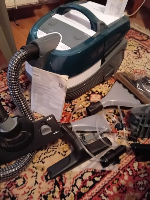 Aspirator bosch  funcționează