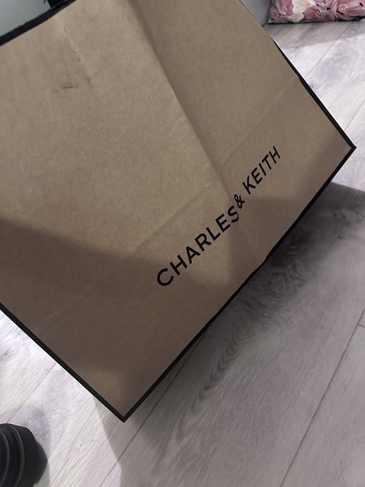 Новая обувь charles keith