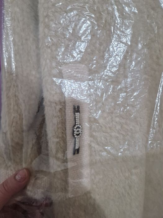 Белый пальто новый