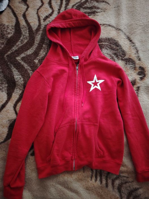 Червен суичър oversized