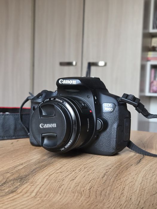 Canon EOS 700D + 50mm