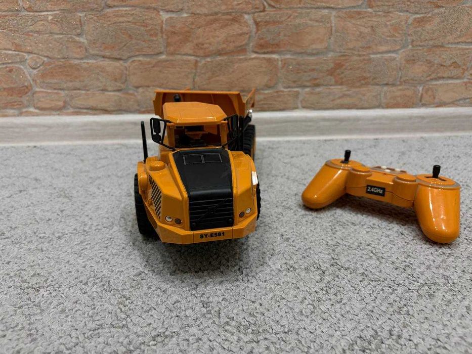 Радиоуправляемый самосвал