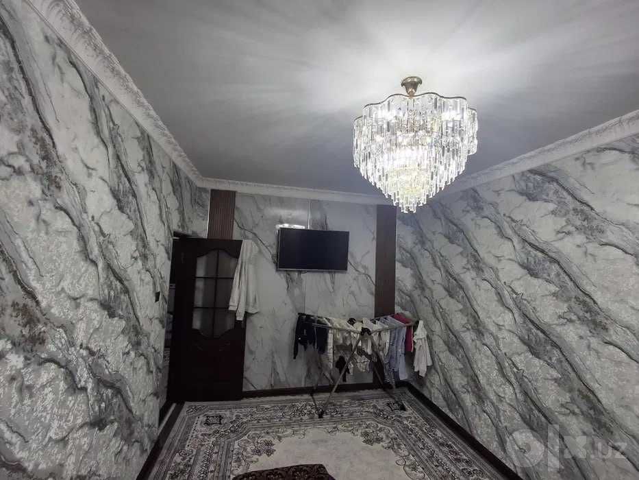 Qora qamish 4 xona sotiladi evroremont 80% mebel jixoz qoladi