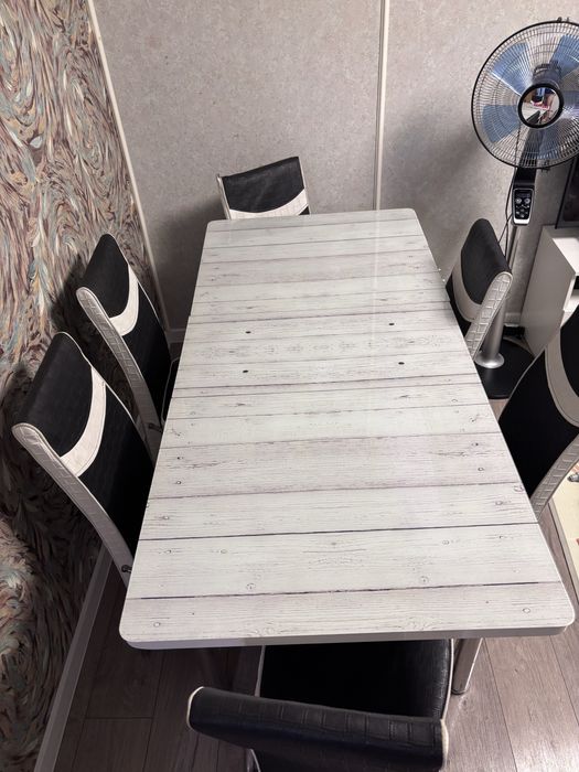 Стол обеденный со стульями