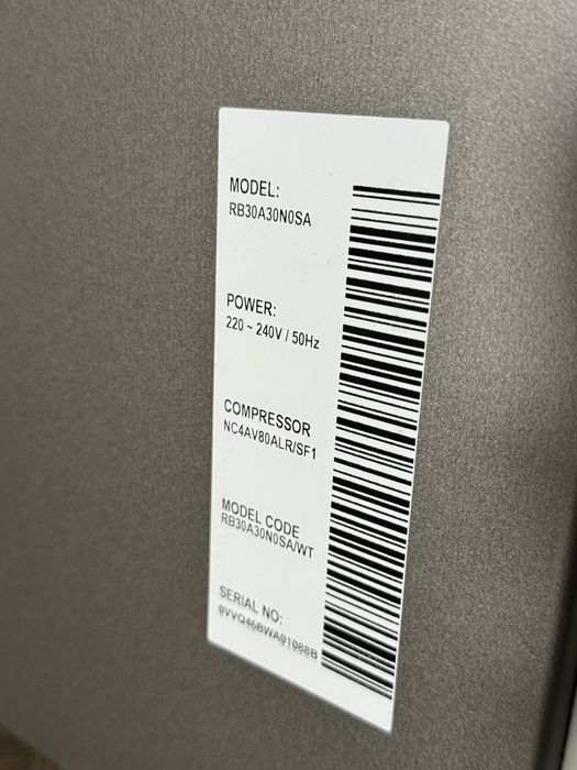 Продам новый холодильник Samsung