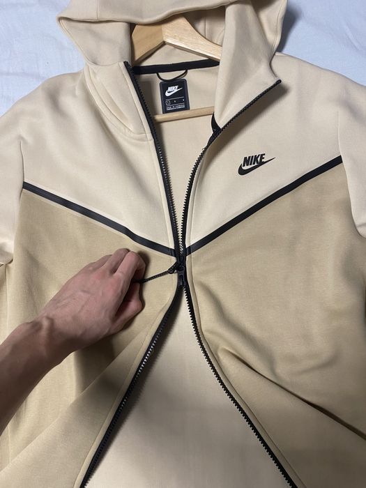 bluza nike tech fleece crem marime L nepurtata