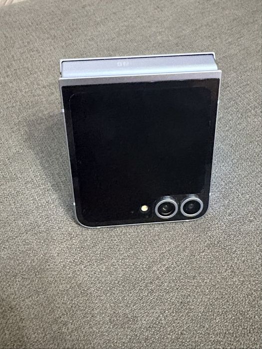 Samsung Galaxy Z Flip 6