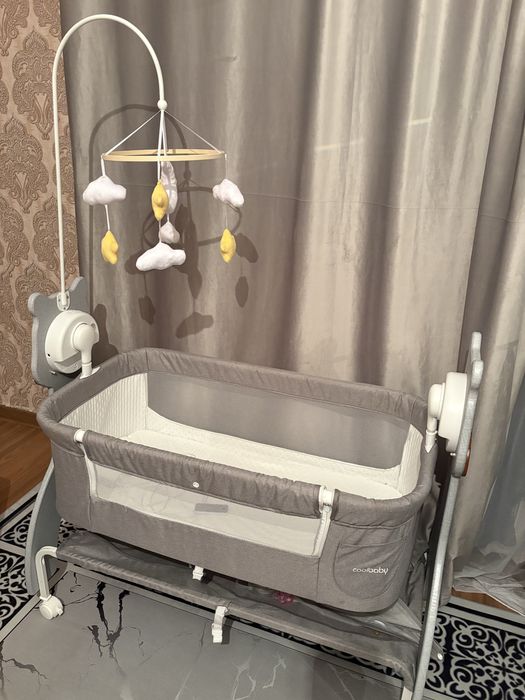 Кровать-манеж с автоукачиванием и музыкой