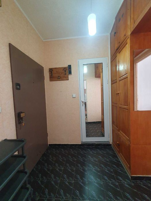 Дава се под наем Едностаен апартамент в Плевен, Идеален център - 38 кв.м за 210 € - Снимка #3