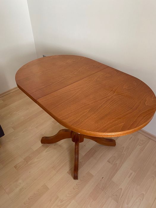 Дървена разтегателна трапезна маса