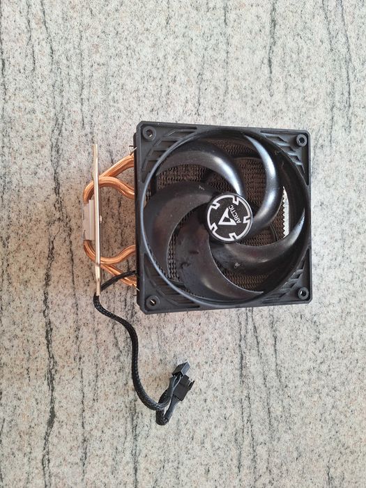 Arctic Freezer 34 въздушно охлаждане за PC