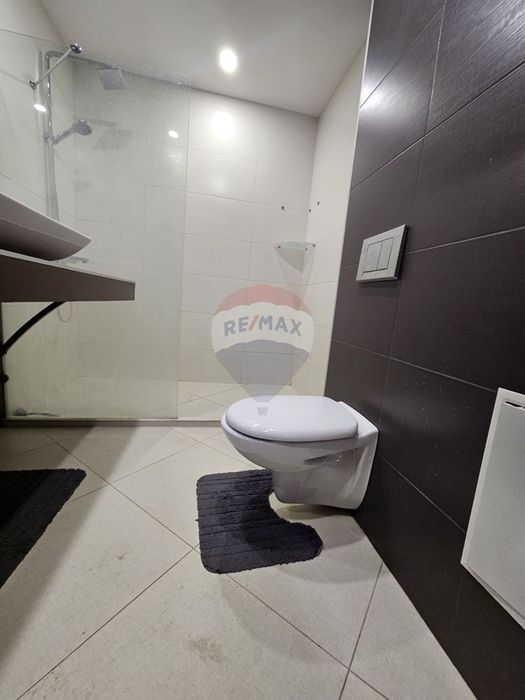 Дава се под наем Двустаен апартамент в Варна, Възраждане 1 - 91 кв.м за 508.47 € - Снимка #12