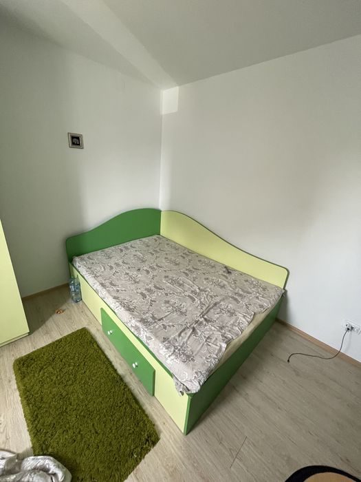 Pat , birou , sifonier