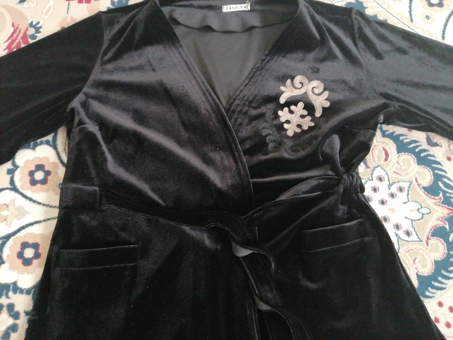 Пиджак сатылады оюлы