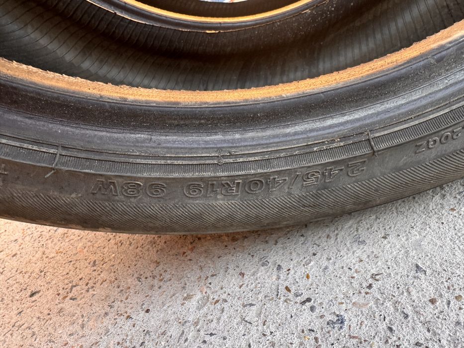 Шины летний 245/40/19