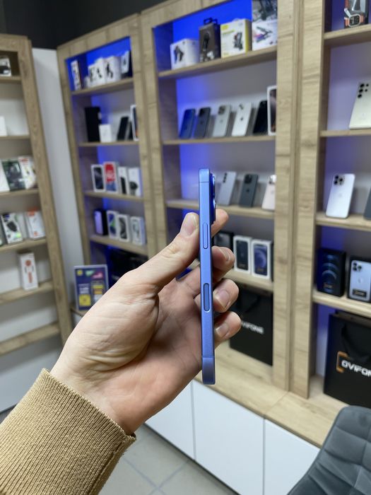 Apple iPhone 16, Bluemarin, 128 GB, Excelent