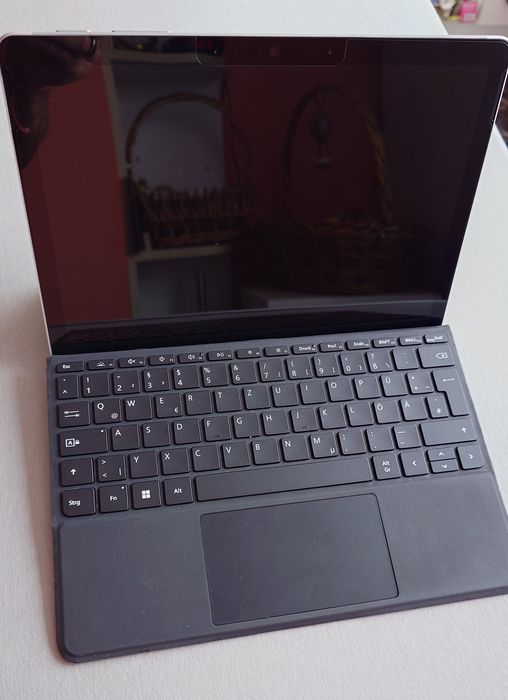 Таблет-лаптоп Microsoft Surface Go 2 128GB SSD, 8GB RAM
