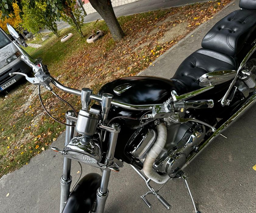 Vând Suzuki Intruder 1400 an 2006