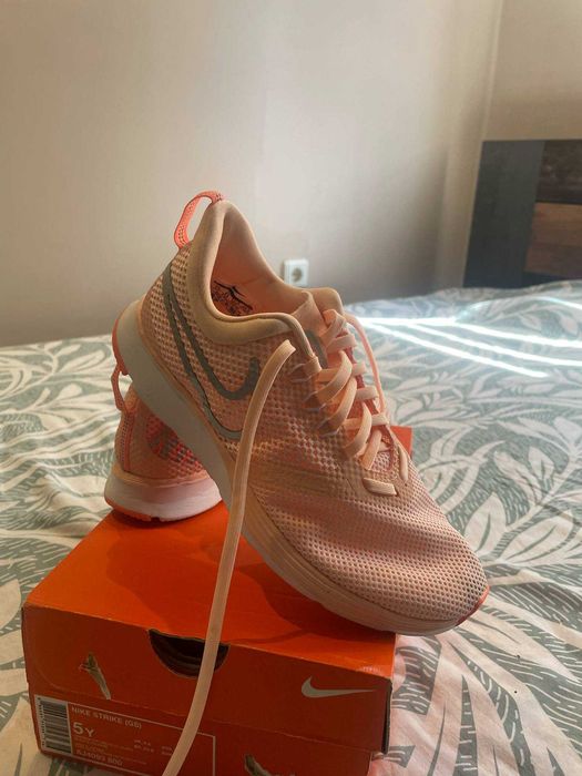 Nike Дамски маратонки