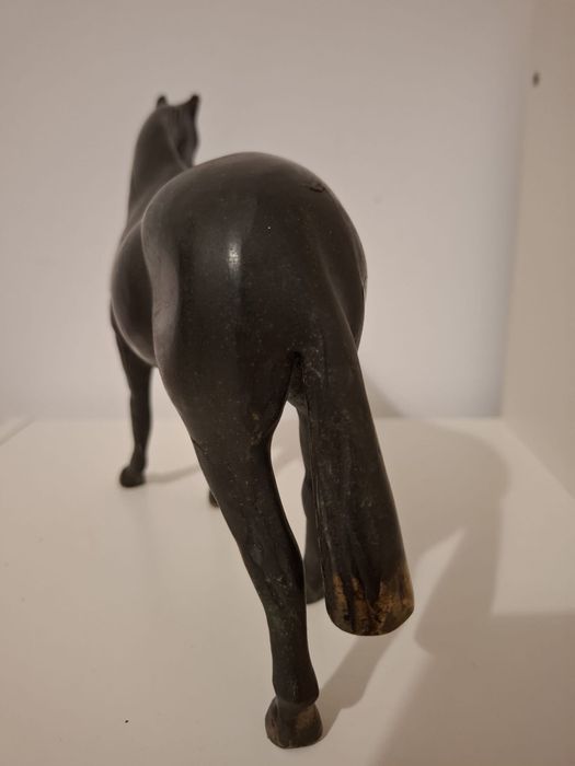 Statuie antică de cal din bronz – 1,37 kg, detalii pictate