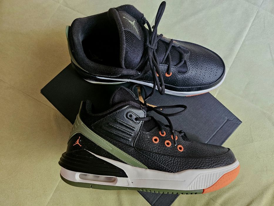Nike air jordan max aura