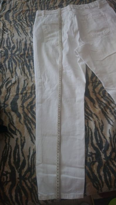Нови бели дънки mom jeans