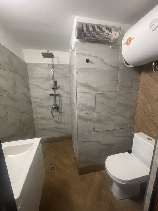 Дава се под наем Етаж от къща в София, Център - 45 кв.м за 648.21 € - Снимка #1