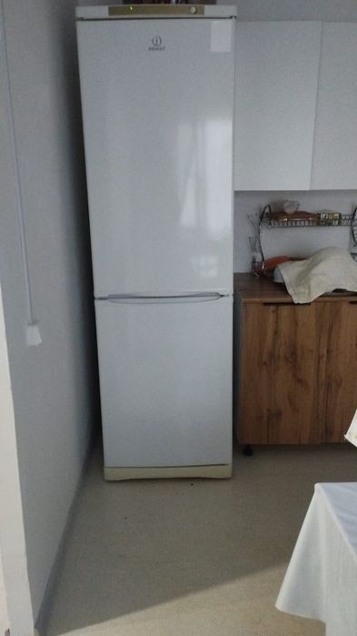Продаю холодильник Индозит