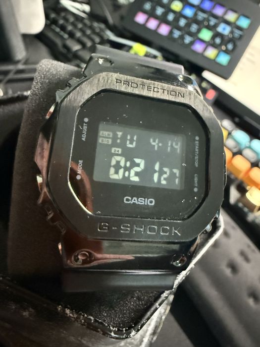 Продам новые часы casio gm 5600