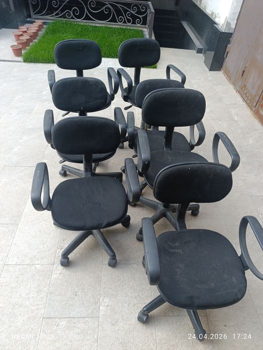 Продам офисные кресла