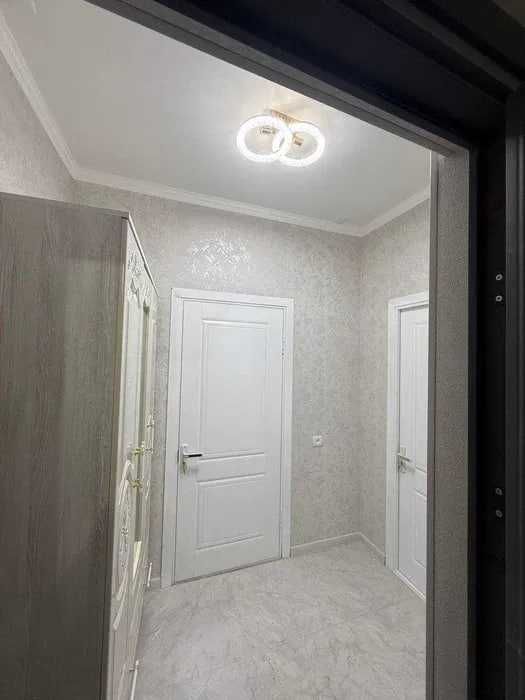 Продаётся квартира 2 ком Юнусабад16 евроремонтом 5 мин пешком метро