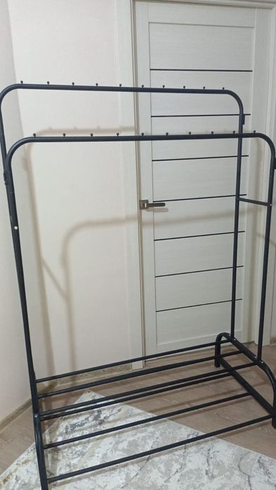 Вешалка металлическая